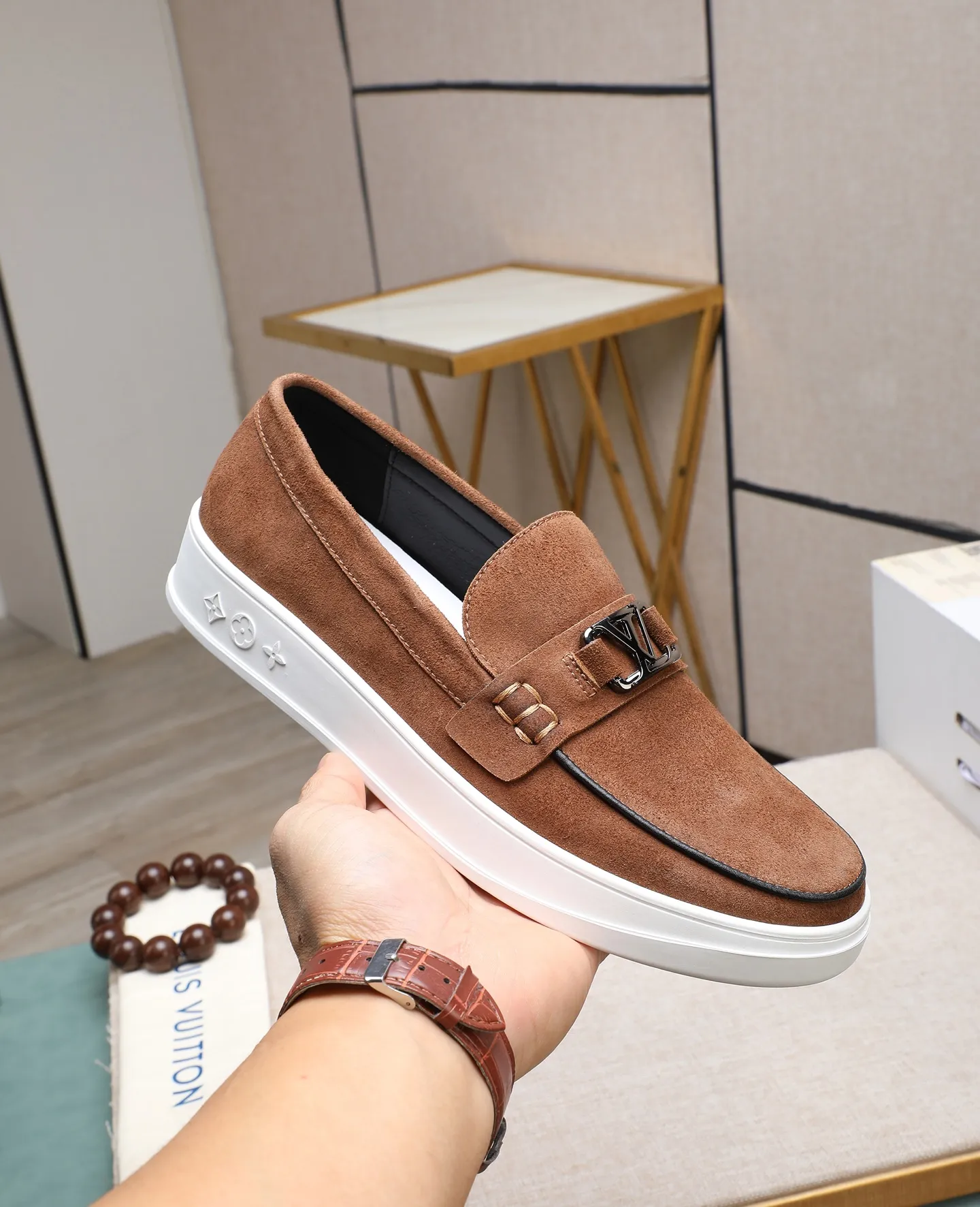 Men's shoes 💰440 📛📛【LOUIS VUITTON】Louis Vuitton official website synchronized new products 👟Milan fashion catwalk style 🇰🇾🇰🇾LV family logo, celebrity style, a must-have for fashionistas ⚠️First-layer calfskin ➕Genuine leather lining ➕Official website original version special outsole 👞Number 38-44